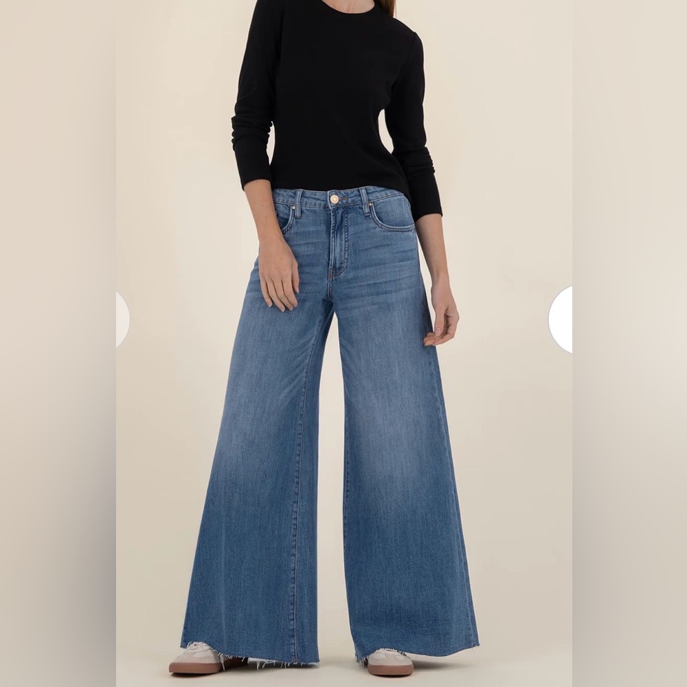 NWT Kut from the Kloth wide leg  Flare Jeans
